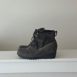 Sorel Charcoal Lace-Up Boots